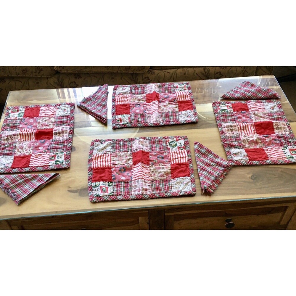 Set of 4 Vintage patchwork placemats with matching Napkins